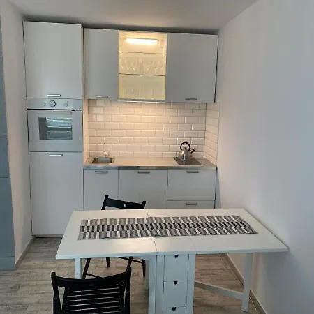 123 Aurora * Μπίντγκοστς