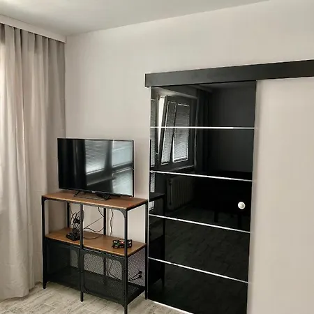 123 Aurora Μπίντγκοστς