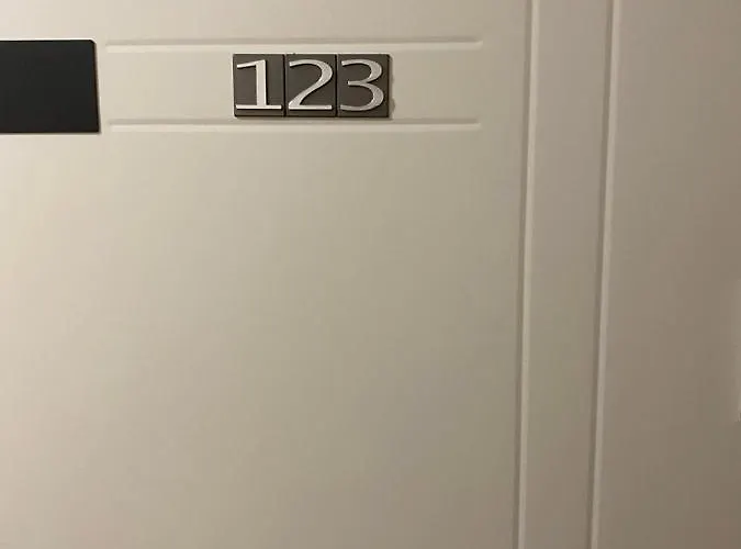 123 Aurora Lägenhet